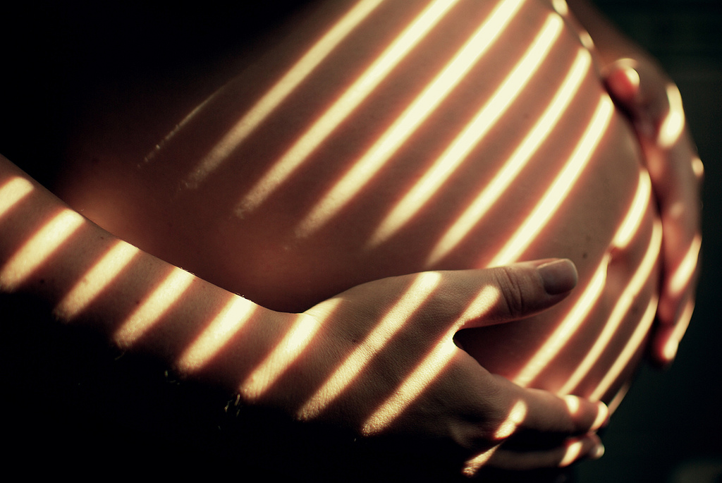 Wieczór z brzuszkiem i rozstępami