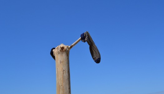 Sandałki i skarpetki. Prosty przepis na skrzywdzenie dziecka