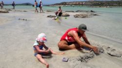 zamki z piasku na plaży Elafonisi